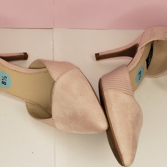 High heels - Picture 3 of 3